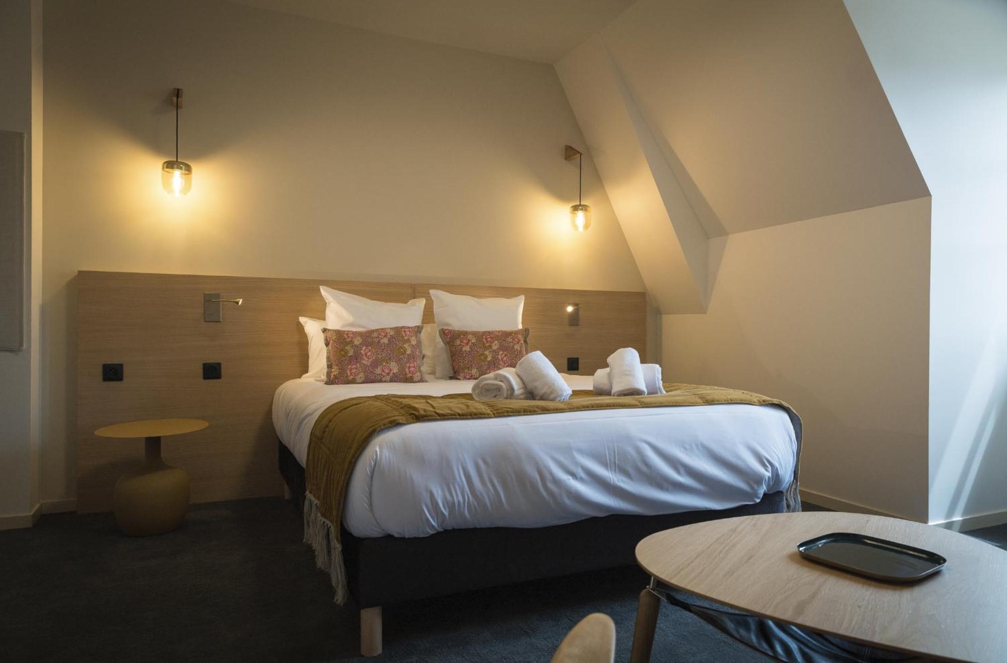 Domaine De L'Ecorcerie Otel Fontaine-le-Comte Dış mekan fotoğraf