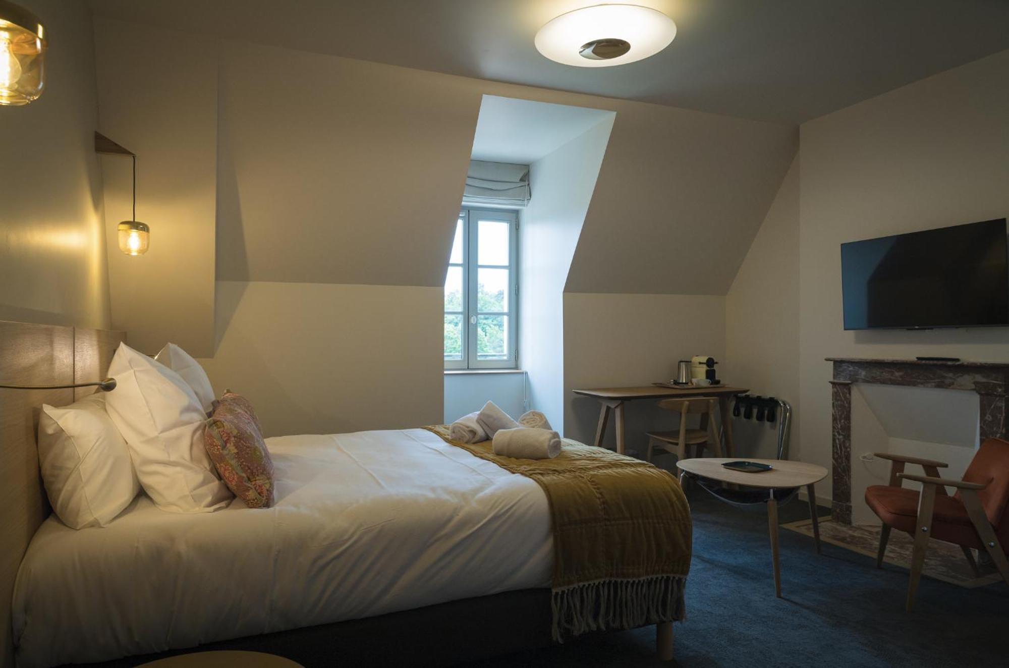 Domaine De L'Ecorcerie Otel Fontaine-le-Comte Dış mekan fotoğraf