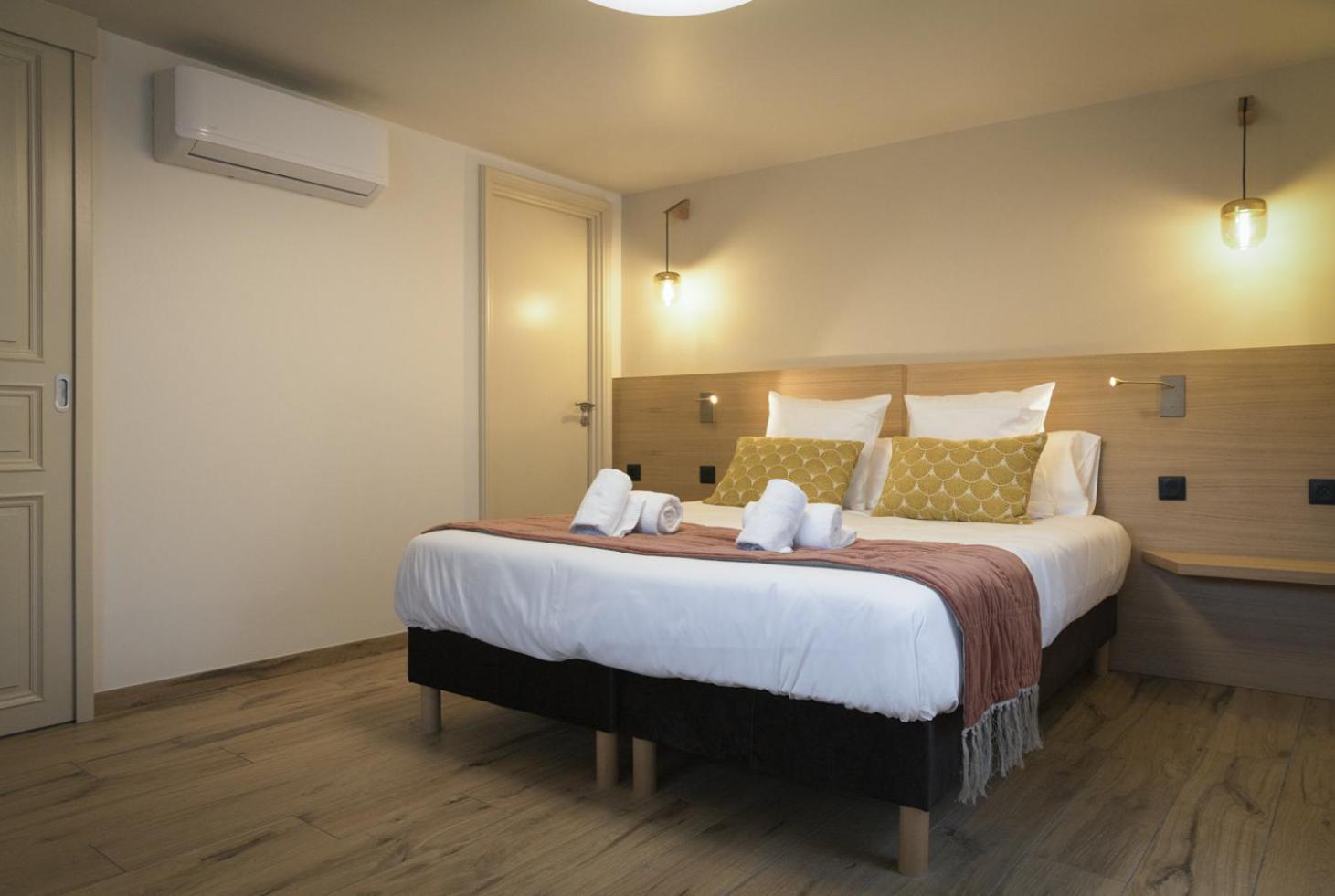 Domaine De L'Ecorcerie Otel Fontaine-le-Comte Dış mekan fotoğraf