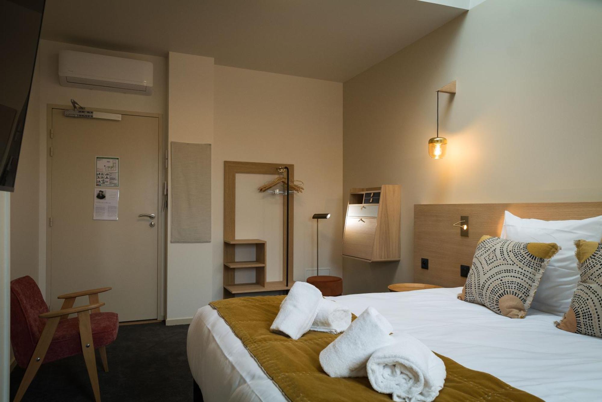 Domaine De L'Ecorcerie Otel Fontaine-le-Comte Dış mekan fotoğraf