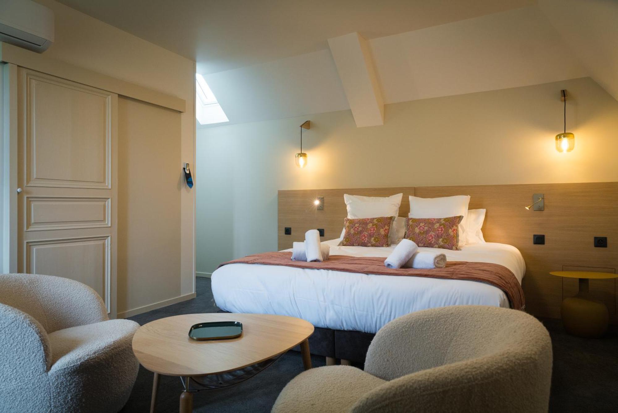Domaine De L'Ecorcerie Otel Fontaine-le-Comte Dış mekan fotoğraf
