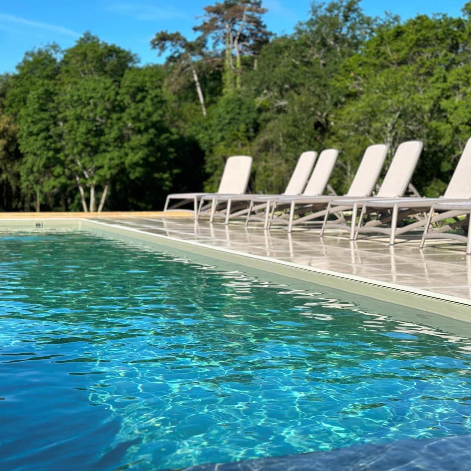 Domaine De L'Ecorcerie Otel Fontaine-le-Comte Dış mekan fotoğraf
