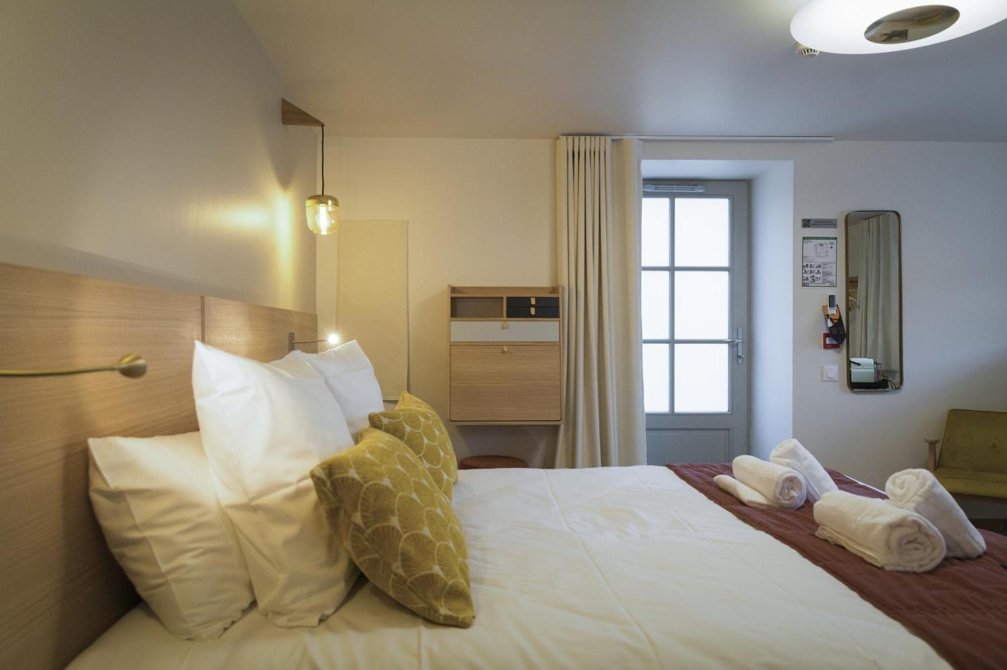 Domaine De L'Ecorcerie Otel Fontaine-le-Comte Dış mekan fotoğraf